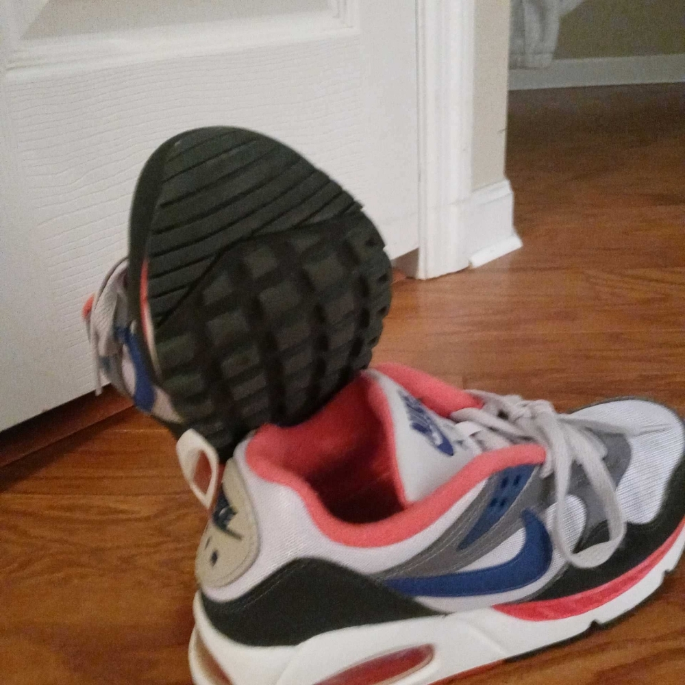 womens nike Air Max 8.5